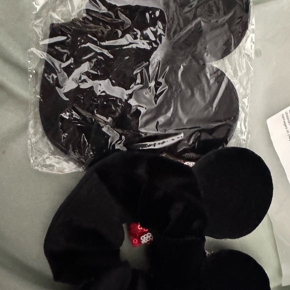 Minnie Mouse Sequin Bow Black Velvety Scrunchies **Set of 2** - Picture 4 of 5